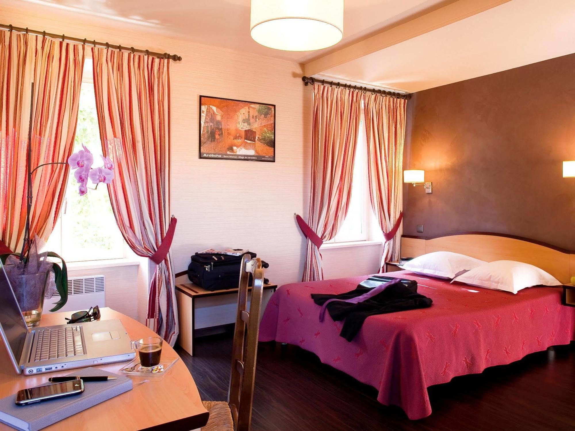 Logis Hotel Restaurant Azalees Tournon-sur-Rhone Exterior photo